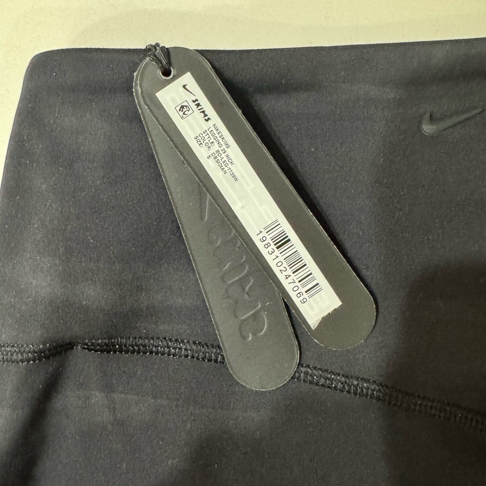 NWT - Nike Skims Dri-Fit Leggings - Small - Obsidian (Black) - Picture 9 of 10